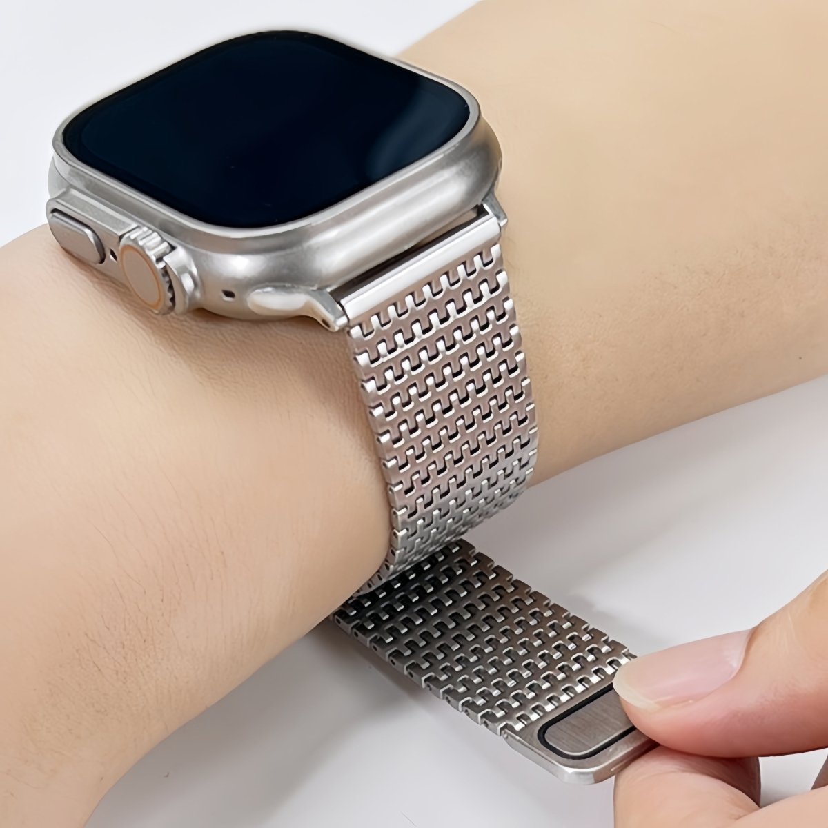 Chain-link woven metal band for Apple Watch