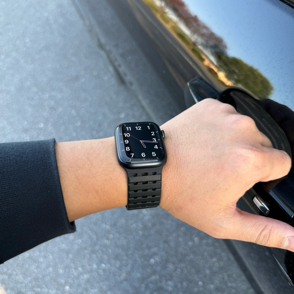 Breathable Magnetic Sport Strap for Apple Watch