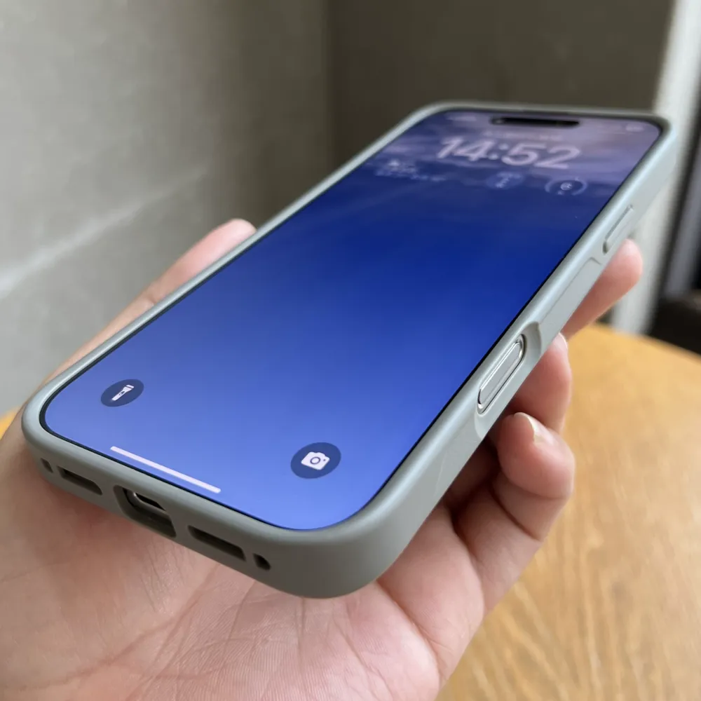 Easyshell FreedomStand Case for iPhone
